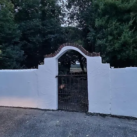 Traditional Near The Wild Atlantic Way Holiday home *